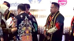 Peroleh Sebanyak 84254 Vote, Abdul Rasyid Dinobatkan Sebagai Pemenang dari Region 6 Kategori Top 10 Kepala Desa Favorit Publik Pada Ajang Paralegal Justice Award 2024