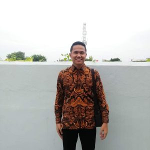 Aliansi Mahasiswa Peduli Lingkungan Kalimantan Timur (AMPL-KT) menyorot tajam kegiatan “elit” pemerintah provinsi Kalimantan Timur dalam melaksanakan kegiatan Perjalanan Dinas Keluar Negeri (PDLN).