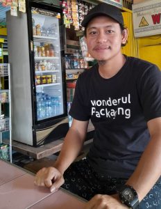 Muhammad Sukri, Anggota Borneo Muda kritik proyek SNB AOI Pertamina Hulu Mahakam yang dikerjakan diluar daerah Kab. Kutai Kartanegara