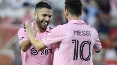 Satu per Satu Sahabat Pergi, Akankah Luis Suarez Menyusul Lionel Messi di Penghujung Karier?